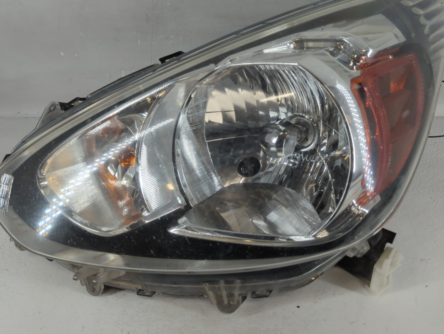 2019 Mitsubishi Mirage Driver Left Oem Head Light Headlight Lamp - Oemusedautoparts1.com