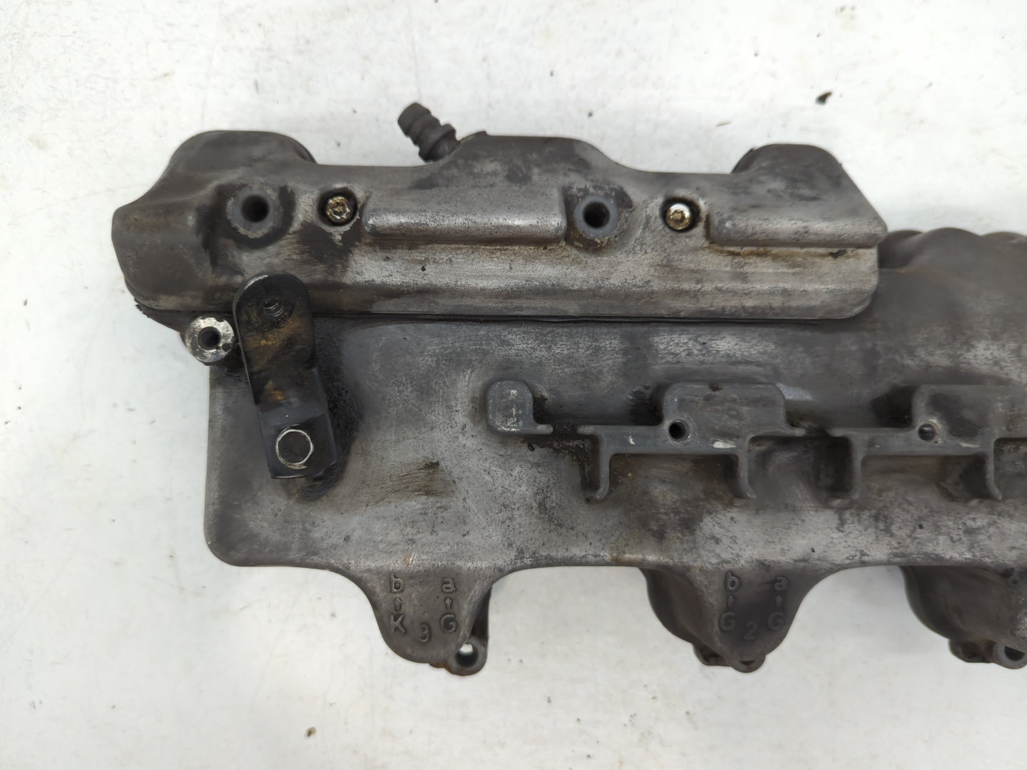 1999 Mercedes-Benz E320 Passenger Right Cylinder Head Valve Cover P/N:A112 016 03 05 Fits OEM Used Auto Parts - Oemusedautoparts1.com