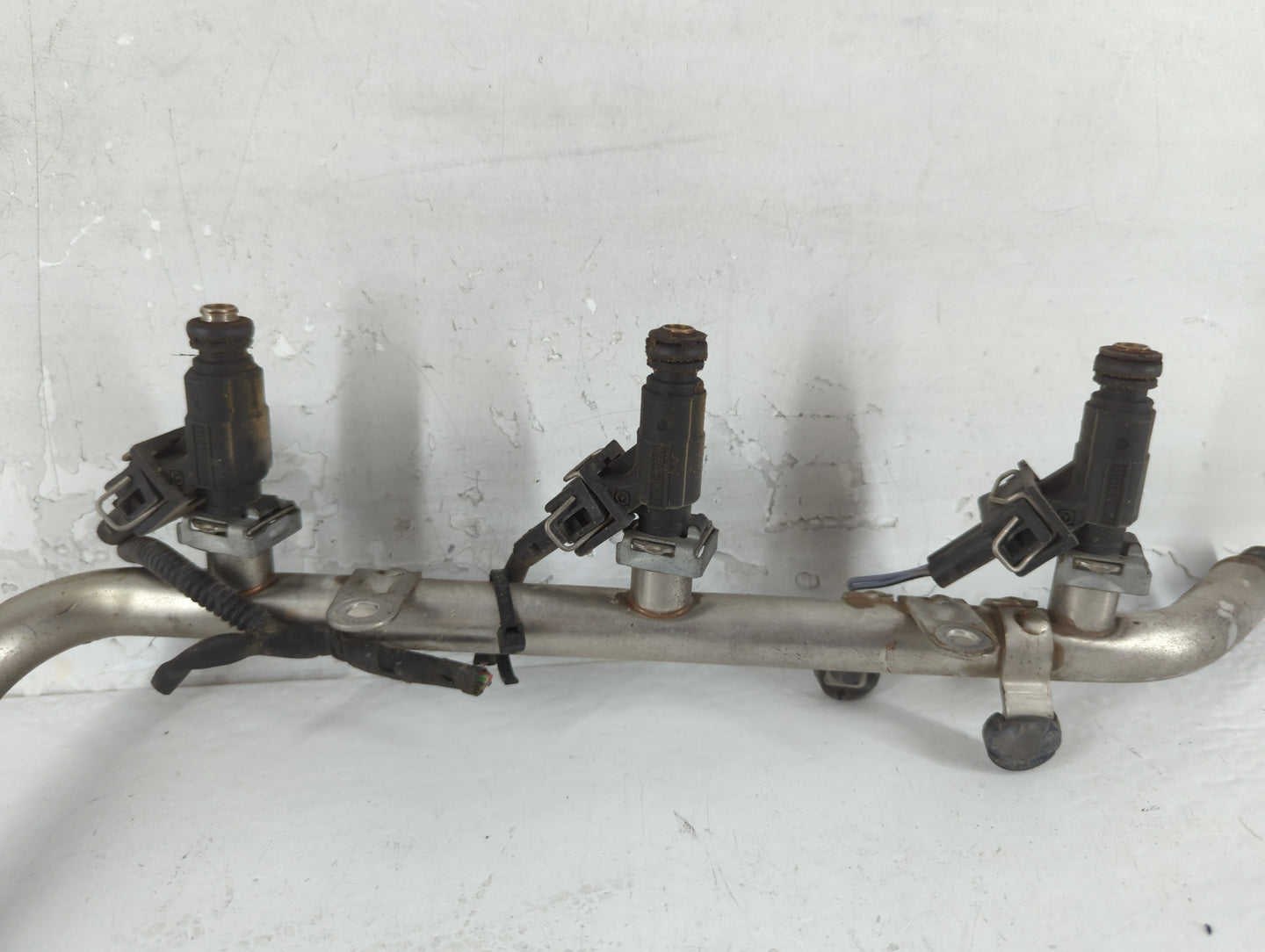 1999 Mercedes-Benz E320 Fuel Injectors P/N:0 280 151 038 A 112 70 00 95 Fits OEM Used Auto Parts - Oemusedautoparts1.com