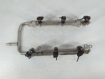 compare product 2016 Ford Explorer Fuel Injectors P/N:GT4E 9F797 AA Fits OEM Used Auto Parts