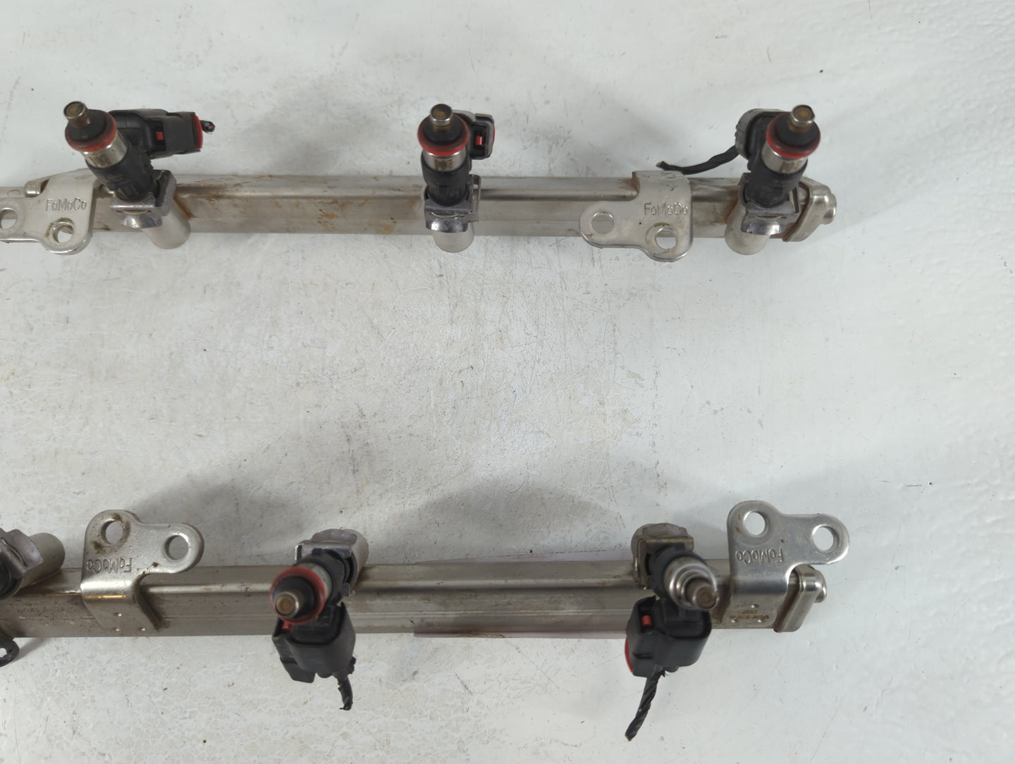 2016 Ford Explorer Fuel Injectors P/N:GT4E 9F797 AA Fits OEM Used Auto Parts - Oemusedautoparts1.com