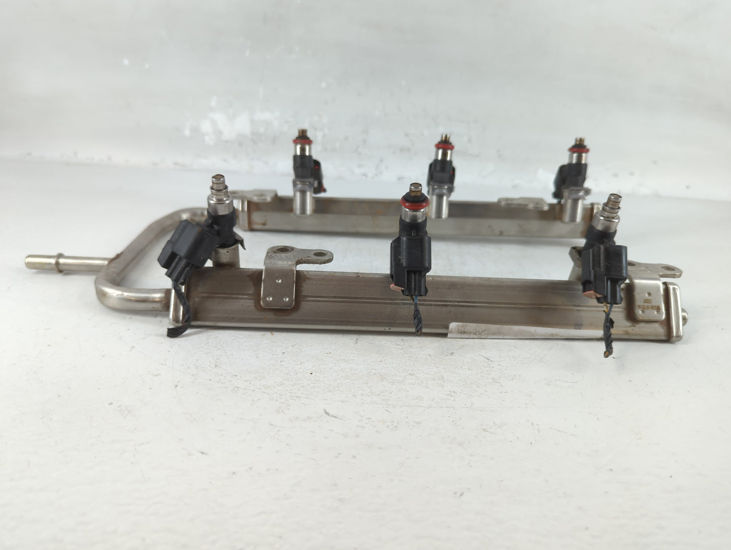 2016 Ford Explorer Fuel Injectors P/N:GT4E 9F797 AA Fits OEM Used Auto Parts - Oemusedautoparts1.com