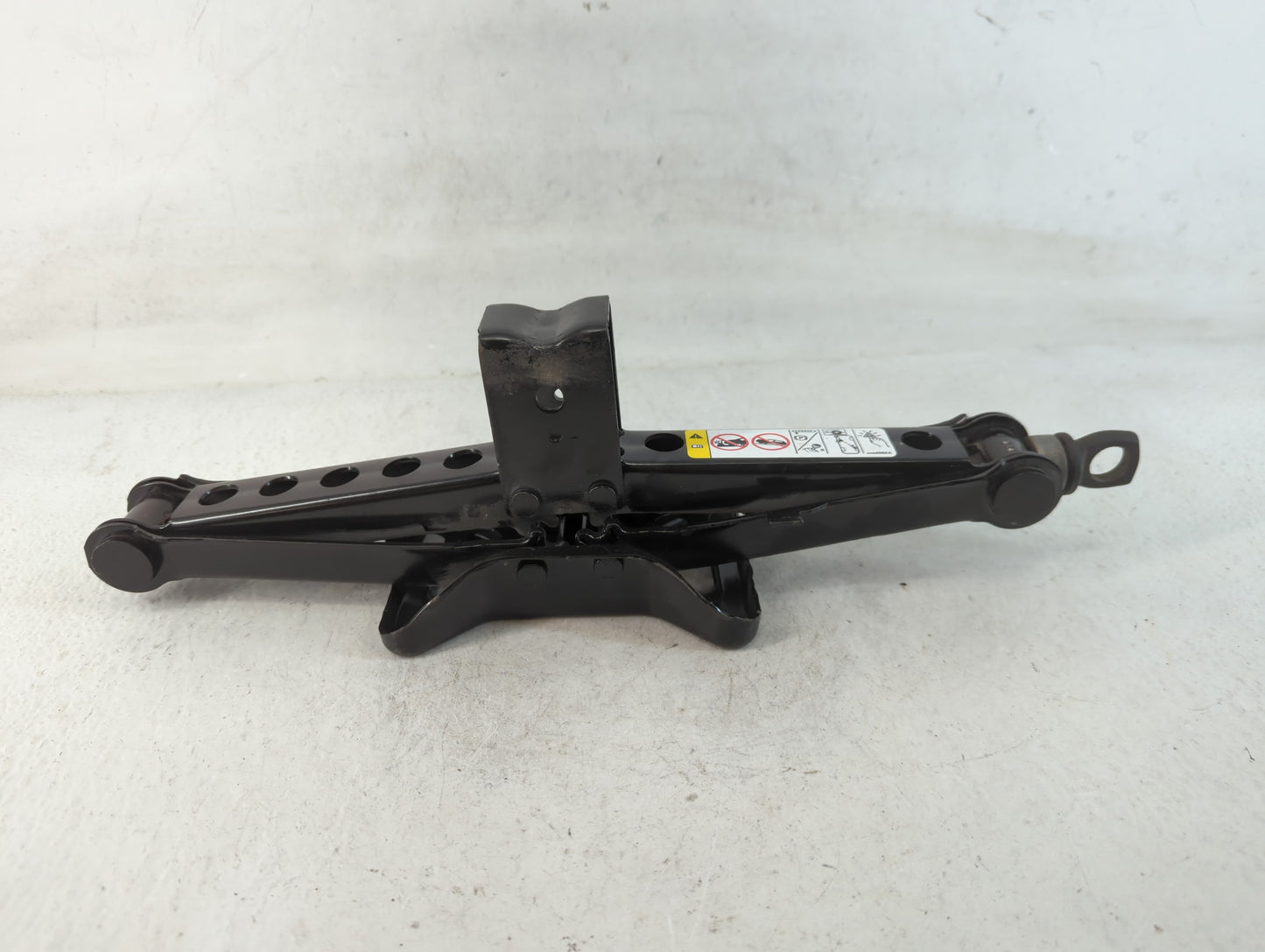 2018 Dodge Journey Spare Scissor Car Jack - Oemusedautoparts1.com