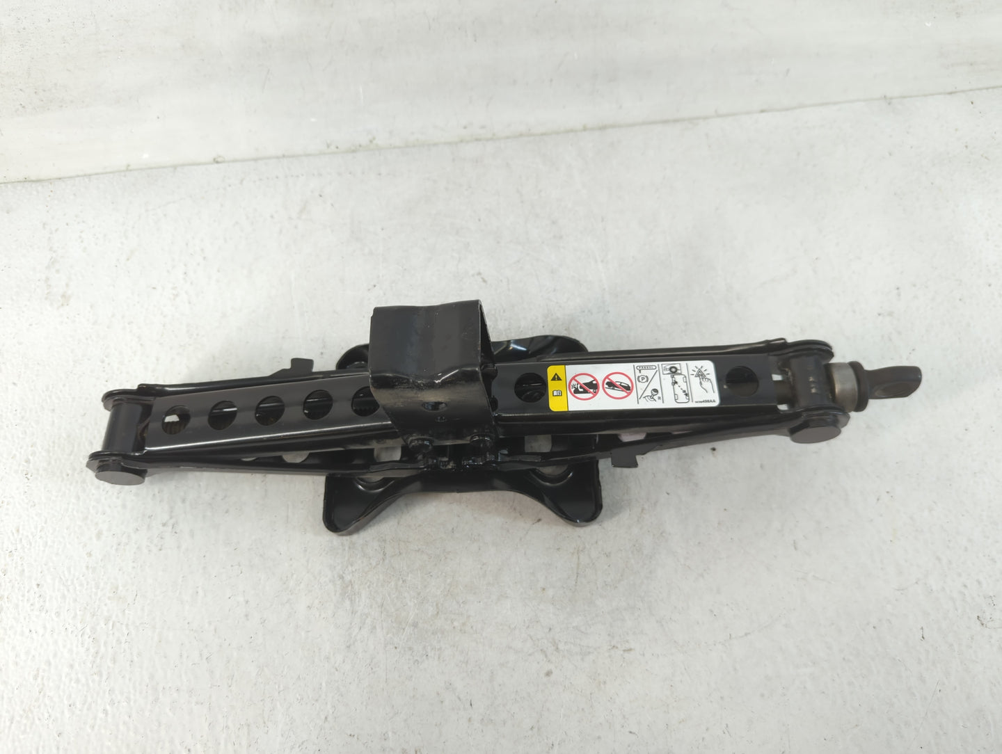 2018 Dodge Journey Spare Scissor Car Jack - Oemusedautoparts1.com