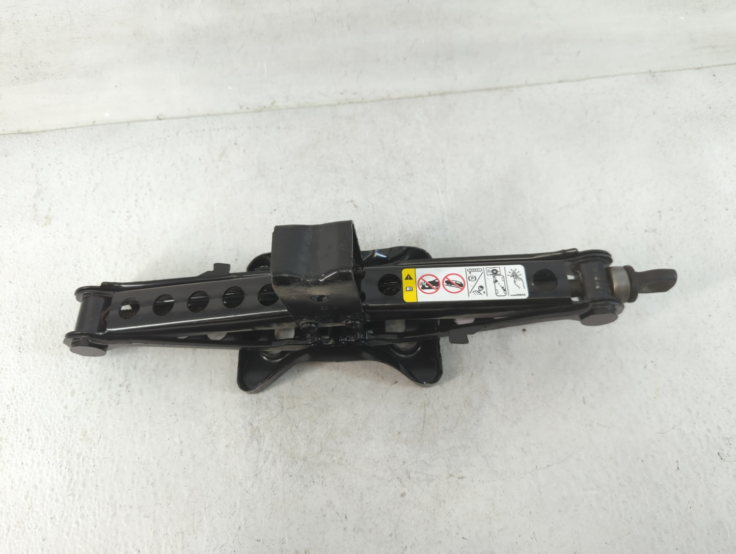 2018 Dodge Journey Spare Scissor Car Jack - Oemusedautoparts1.com