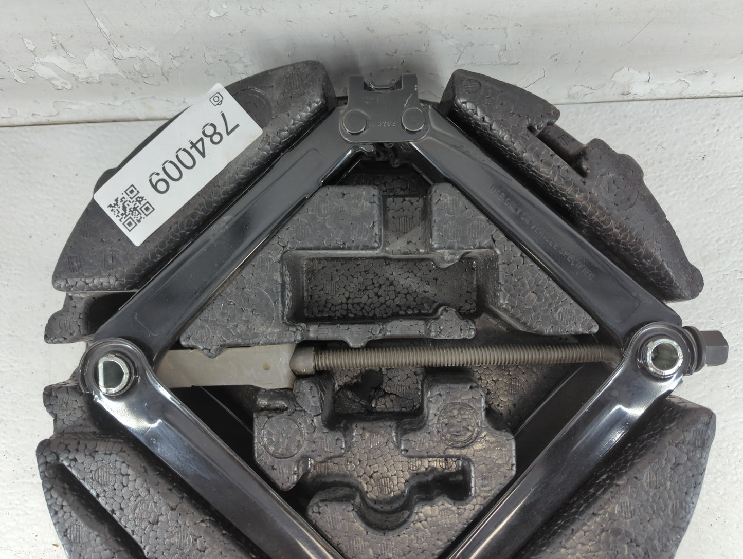 2015 Buick Verano Spare Scissor Car Jack - Oemusedautoparts1.com