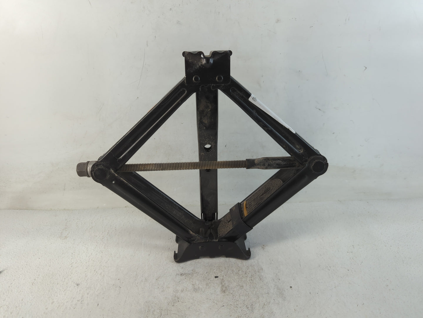 2017 Ford Edge Spare Scissor Car Jack - Oemusedautoparts1.com