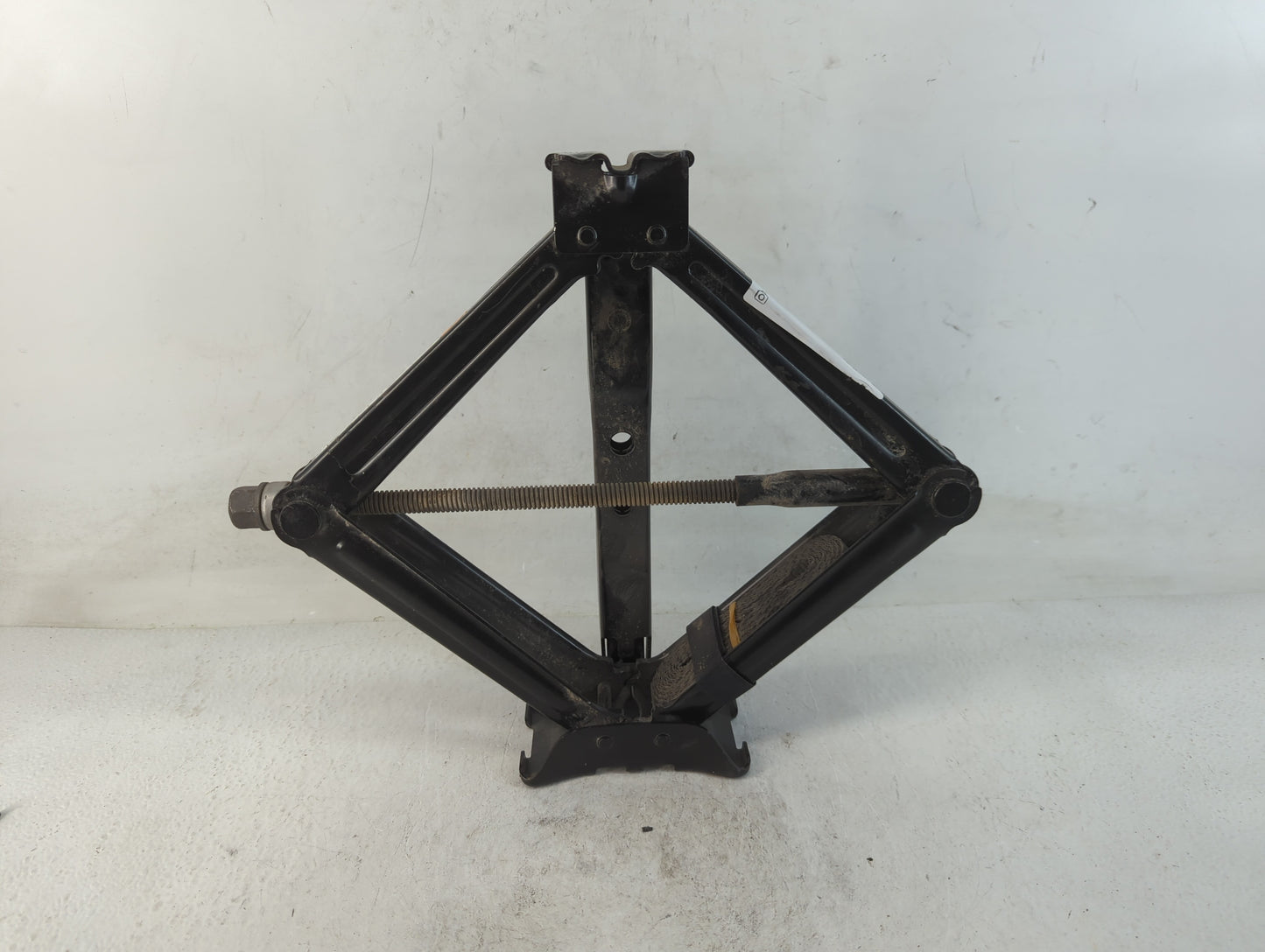 2017 Ford Edge Spare Scissor Car Jack - Oemusedautoparts1.com