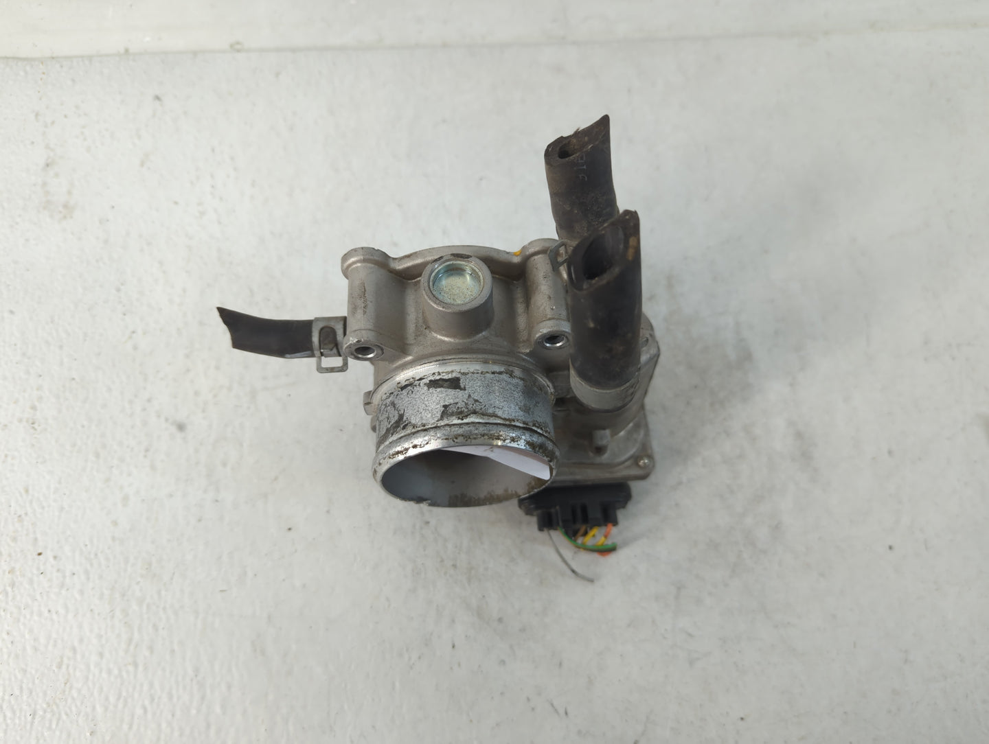 2015-2020 Hyundai Veloster Throttle Body P/N:35100-2B340 Fits Fits 2015 2016 2017 2018 2019 2020 2021 2022 OEM Used Auto Parts - Oemusedautoparts1.com