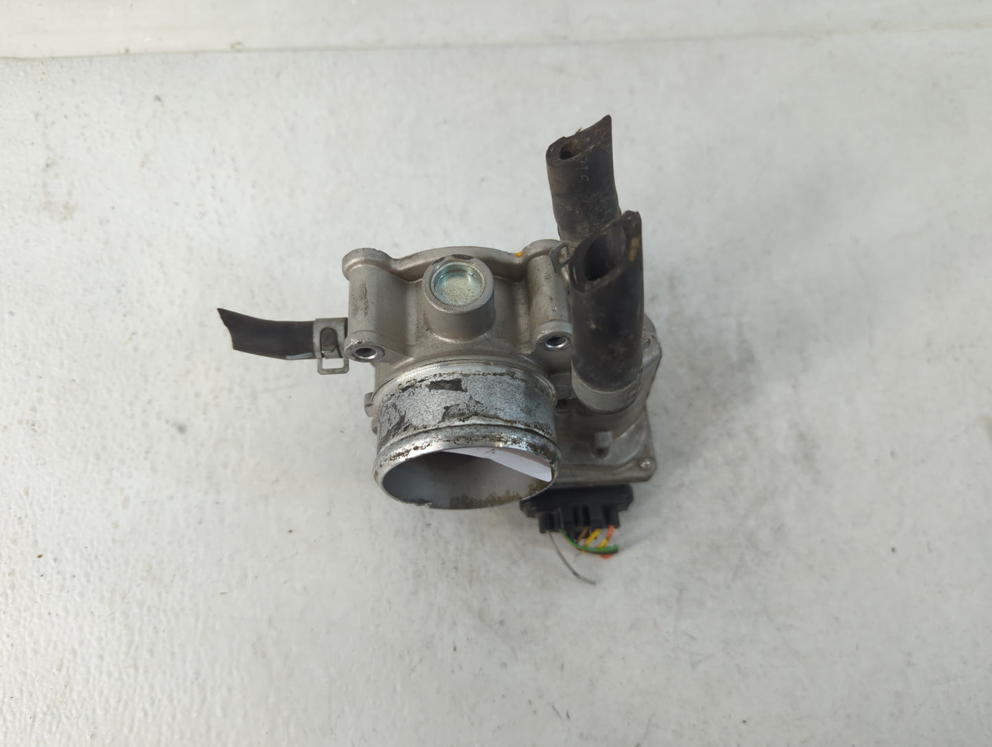 2015-2020 Hyundai Veloster Throttle Body P/N:35100-2B340 Fits Fits 2015 2016 2017 2018 2019 2020 2021 2022 OEM Used Auto Parts - Oemusedautoparts1.com