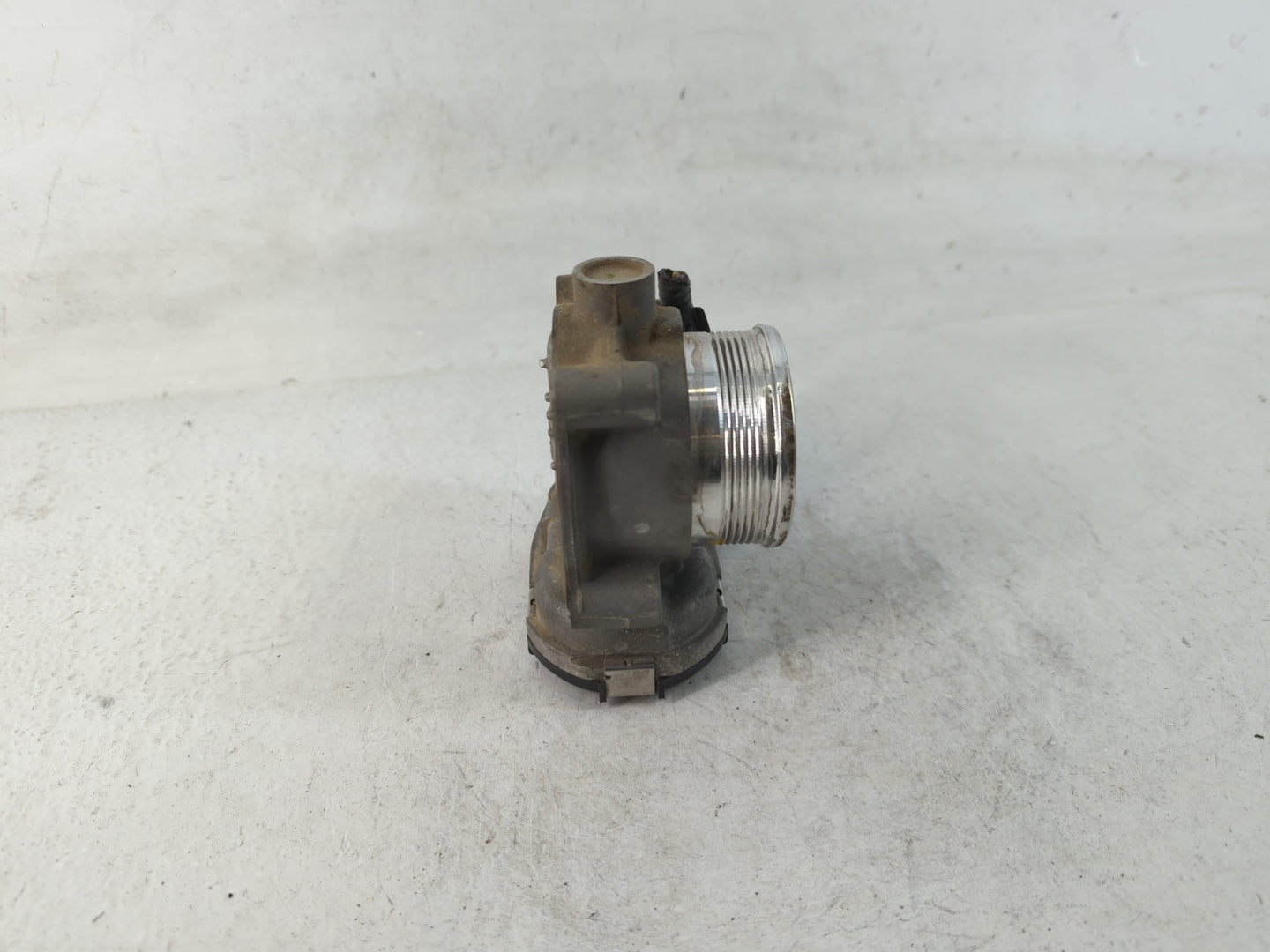 2015-2018 Ford Edge Throttle Body P/N:DS7E-9F991-BB Fits Fits 2014 2015 2016 2017 2018 2019 2020 2021 2022 OEM Used Auto Parts - Oemusedautoparts1.com