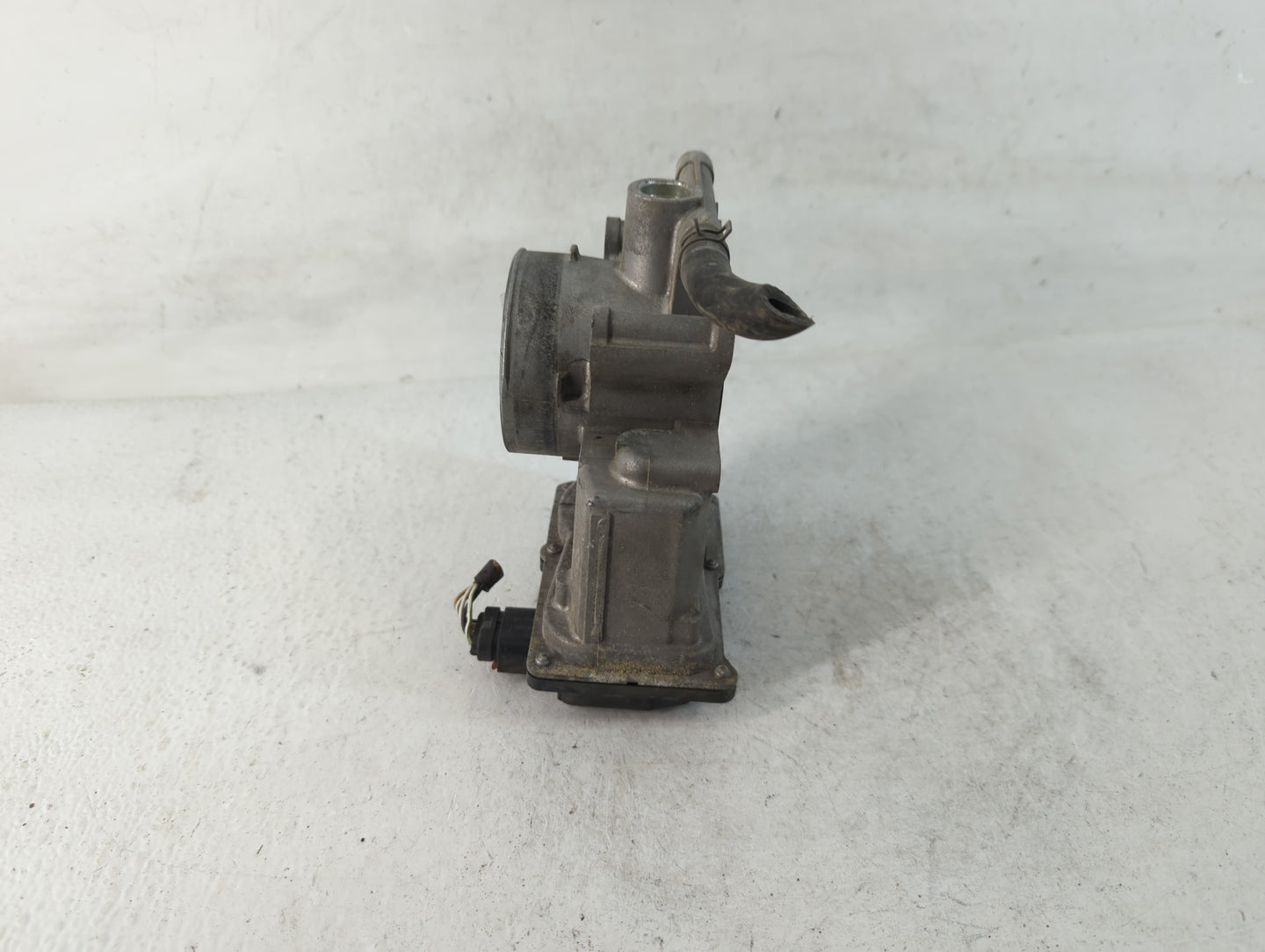 2008-2010 Mazda 5 Throttle Body P/N:125100740 L3R4 13 640 Fits Fits 2006 2007 2008 2009 2010 2011 2012 2013 OEM Used Auto Parts - Oemusedautoparts1.com