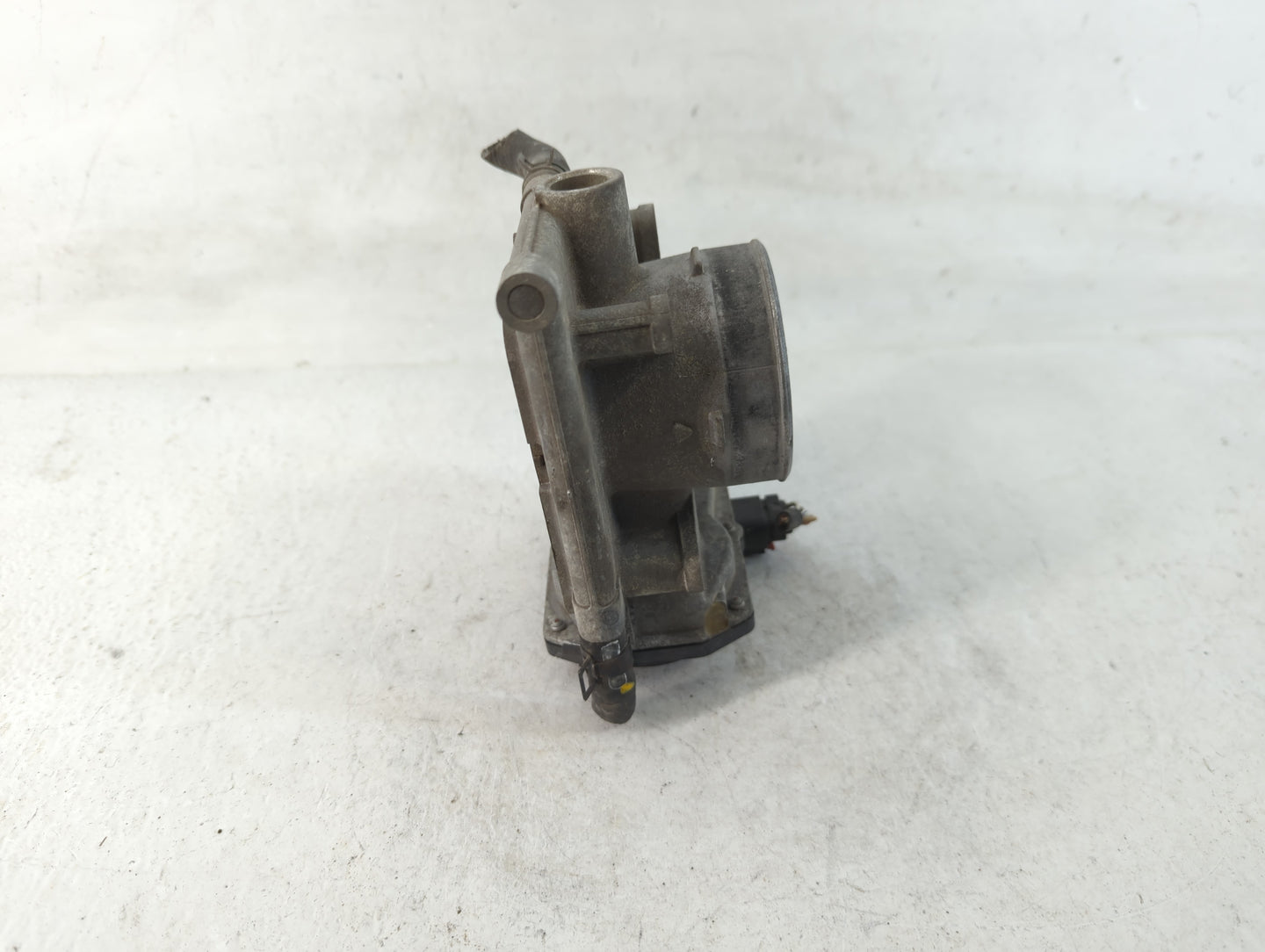 2008-2010 Mazda 5 Throttle Body P/N:125100740 L3R4 13 640 Fits Fits 2006 2007 2008 2009 2010 2011 2012 2013 OEM Used Auto Parts - Oemusedautoparts1.com