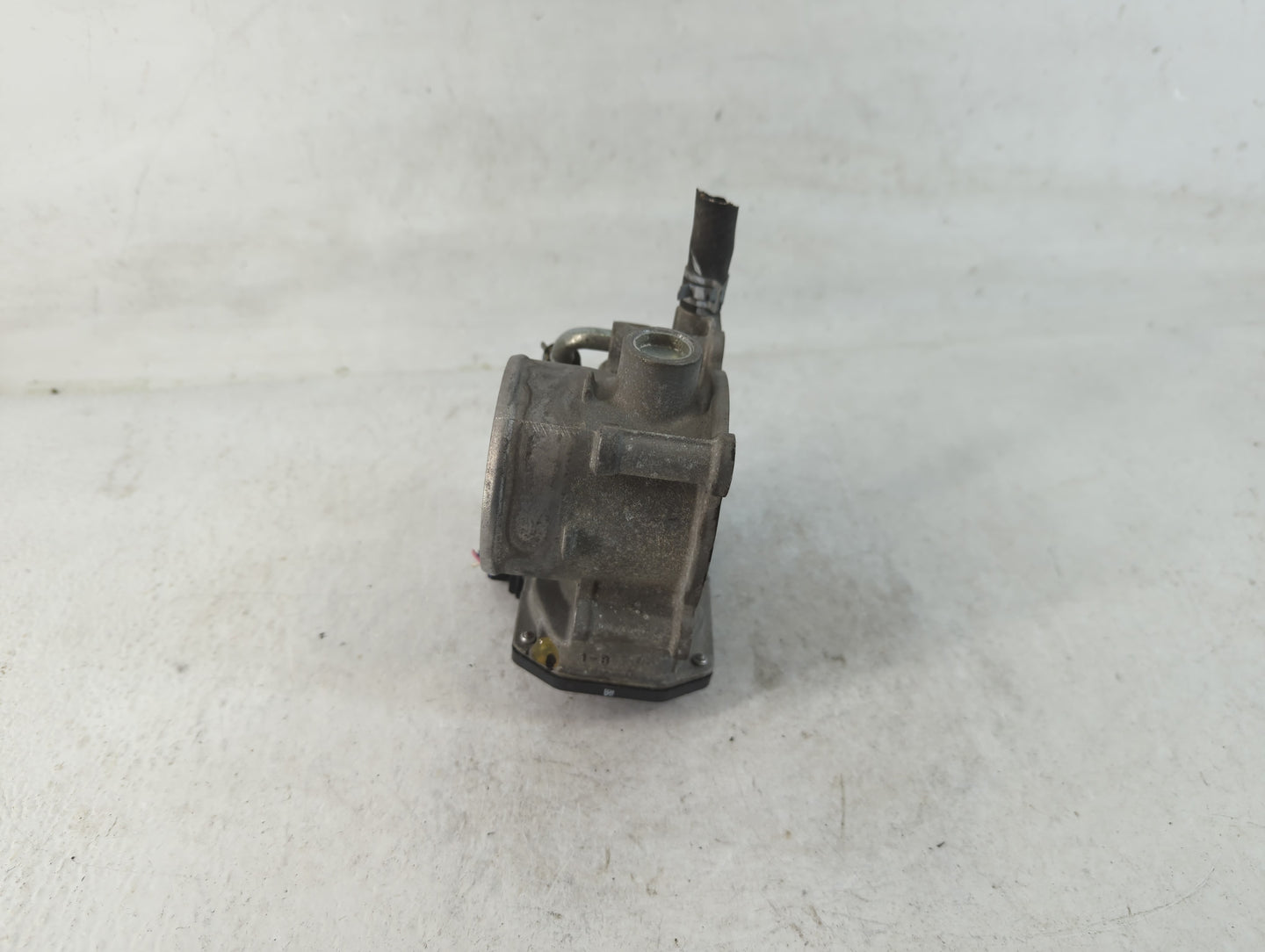 2013-2019 Subaru Legacy Throttle Body P/N:16112AA38A Fits Fits 2013 2014 2015 2016 2017 2018 2019 OEM Used Auto Parts - Oemusedautoparts1.com