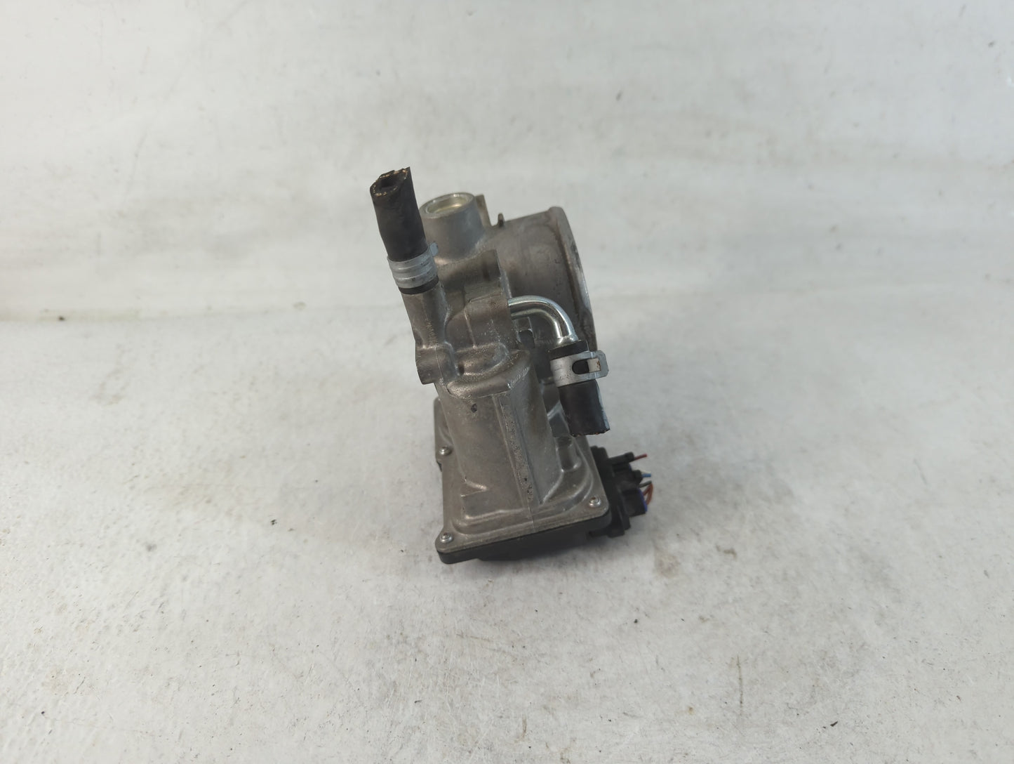 2013-2019 Subaru Legacy Throttle Body P/N:16112AA38A Fits Fits 2013 2014 2015 2016 2017 2018 2019 OEM Used Auto Parts - Oemusedautoparts1.com