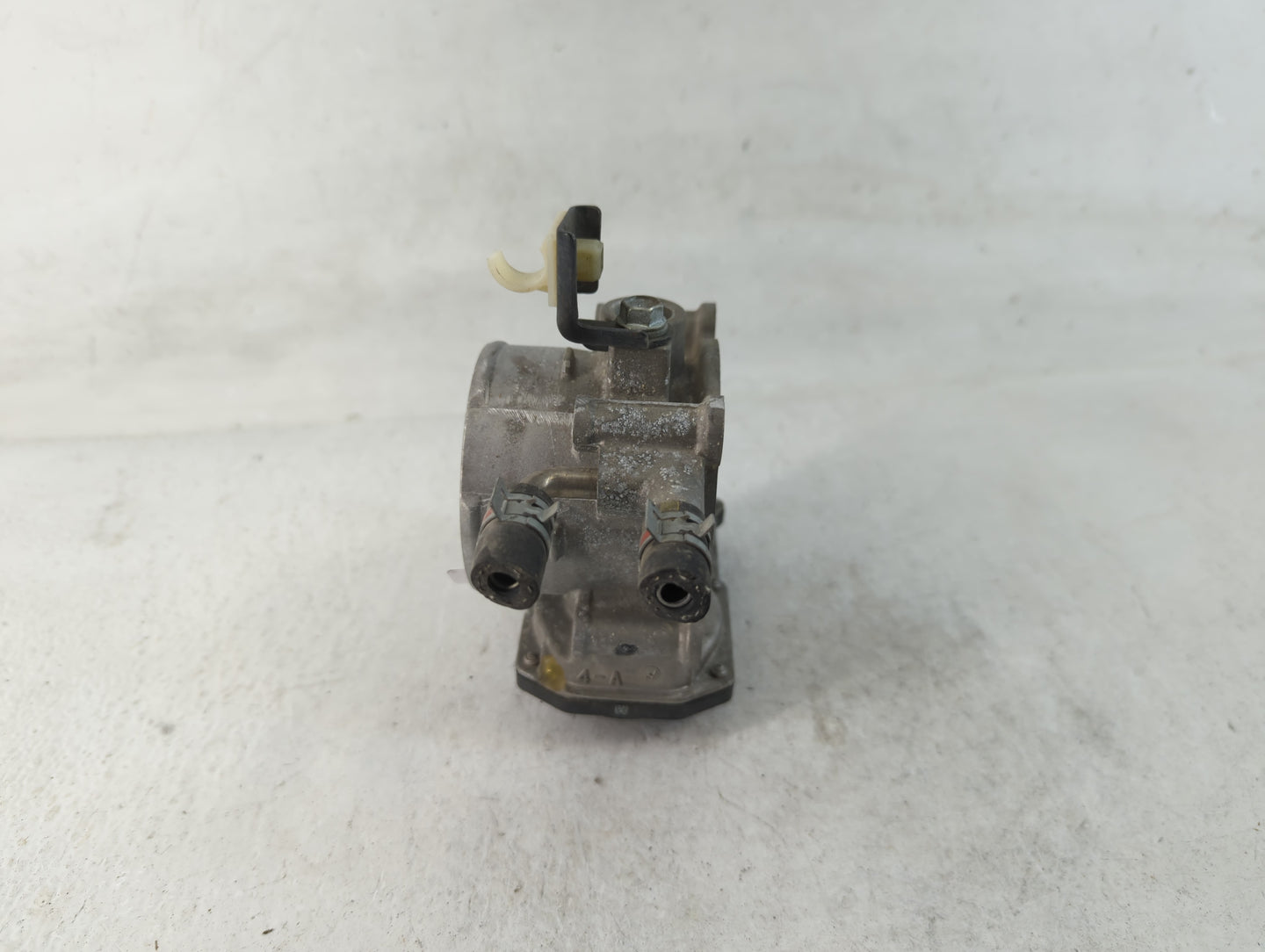 2009-2018 Toyota Rav4 Throttle Body P/N:22030-0V010 Fits Fits 2009 2010 2011 2012 2013 2014 2015 2016 2017 2018 2019 OEM Used Auto Parts - Oemusedautoparts1.com