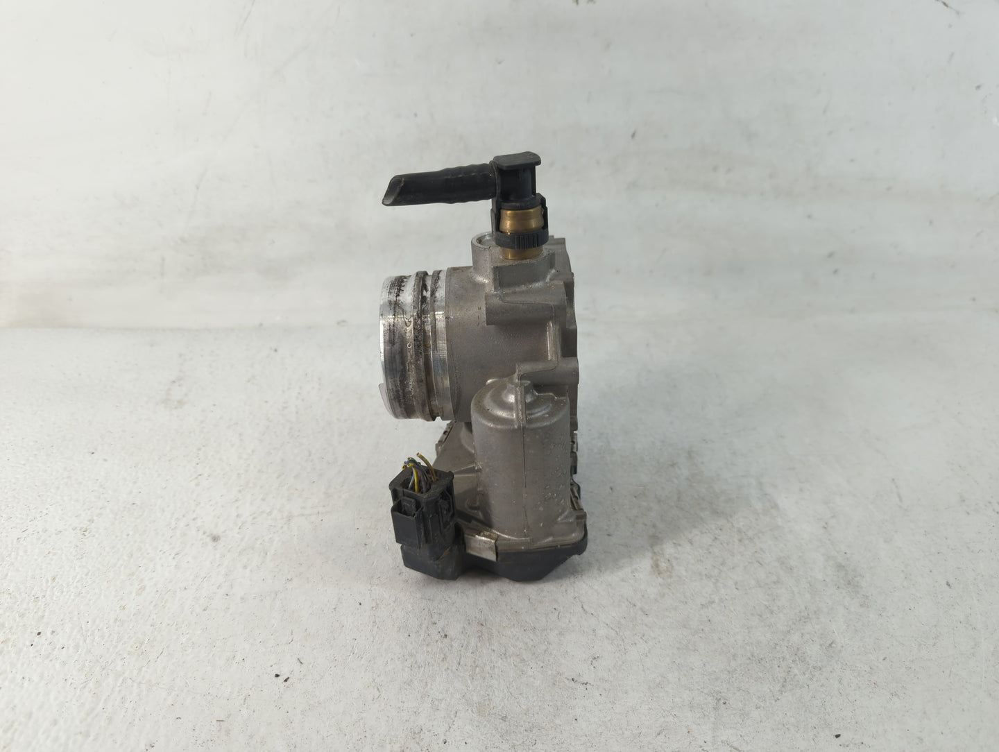 2012-2016 Bmw 328i Throttle Body P/N:1354 7588625-04 A2C83786800 Fits Fits 2012 2013 2014 2015 2016 2017 2018 OEM Used Auto Parts - Oemusedautoparts1.com