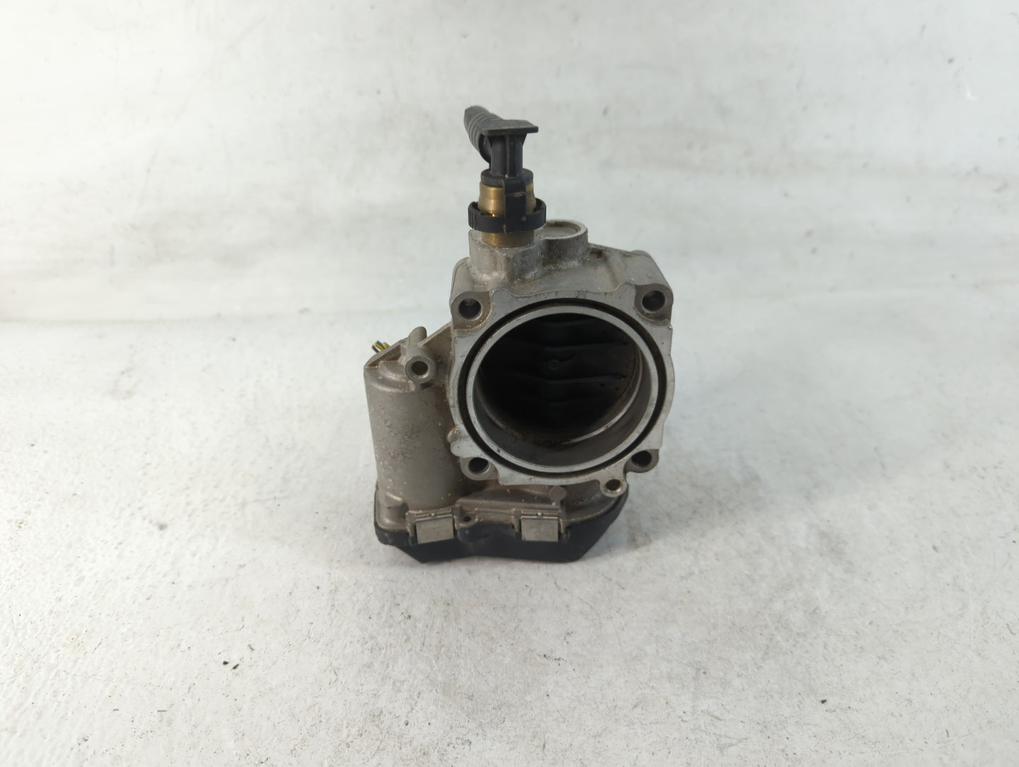 2012-2016 Bmw 328i Throttle Body P/N:1354 7588625-04 A2C83786800 Fits Fits 2012 2013 2014 2015 2016 2017 2018 OEM Used Auto Parts - Oemusedautoparts1.com