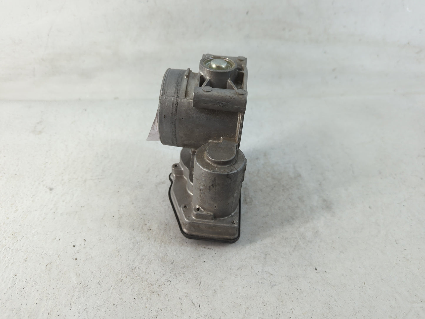 2010-2012 Ford Fusion Throttle Body P/N:110753001339 9L8E-BF Fits Fits 2009 2010 2011 2012 OEM Used Auto Parts - Oemusedautoparts1.com