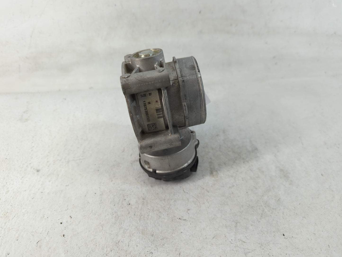 2010-2012 Ford Fusion Throttle Body P/N:110753001339 9L8E-BF Fits Fits 2009 2010 2011 2012 OEM Used Auto Parts - Oemusedautoparts1.com