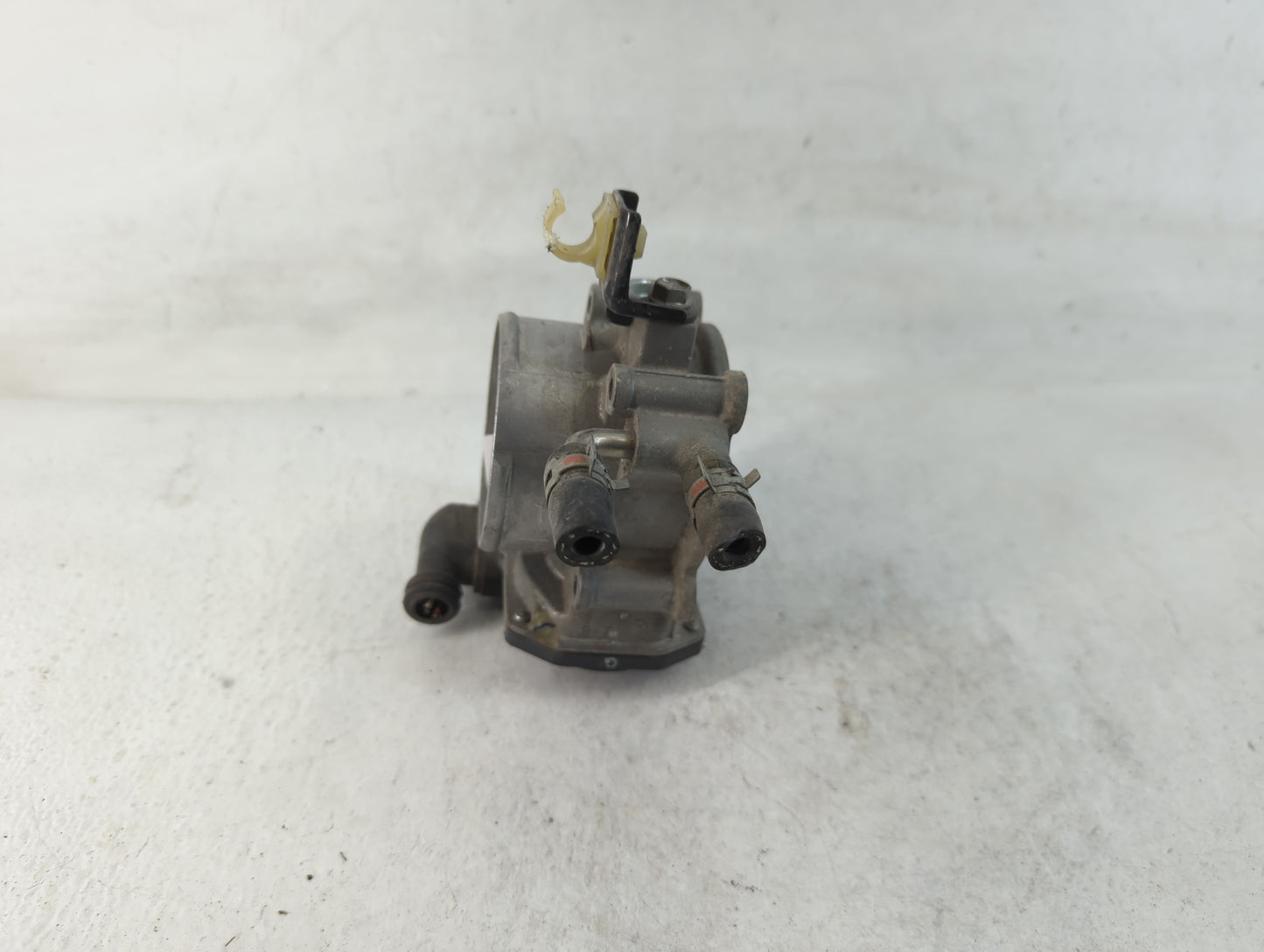 2010-2017 Toyota Camry Throttle Body P/N:22030-0V010 Fits Fits 2009 2010 2011 2012 2013 2014 2015 2016 2017 2018 2019 OEM Used Auto Parts - Oemusedautoparts1.com