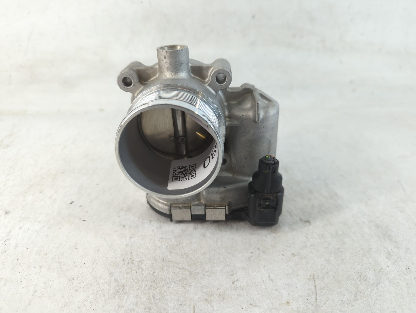 2013-2014 Volkswagen Jetta Throttle Body P/N:06K 133 062 C Fits Fits 2013 2014 2015 OEM Used Auto Parts - Oemusedautoparts1.com