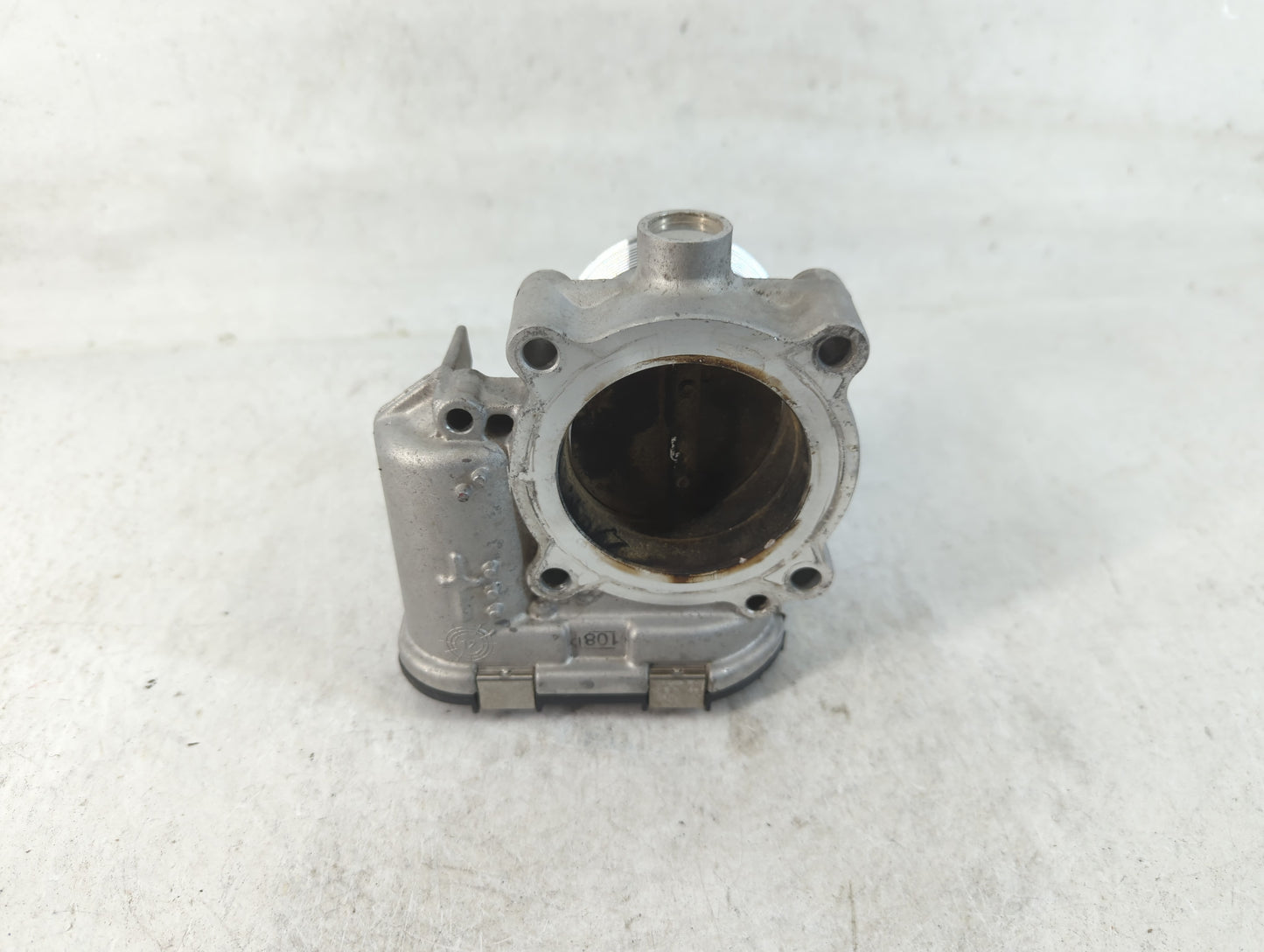 2013-2014 Volkswagen Jetta Throttle Body P/N:06K 133 062 C Fits Fits 2013 2014 2015 OEM Used Auto Parts - Oemusedautoparts1.com