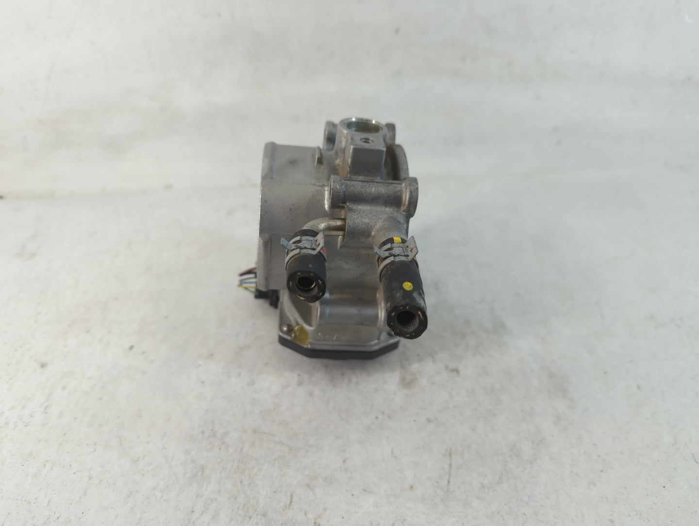 2009-2018 Toyota Rav4 Throttle Body P/N:22030-36010 Fits Fits 2009 2010 2011 2012 2013 2014 2015 2016 2017 2018 2019 OEM Used Auto Parts - Oemusedautoparts1.com