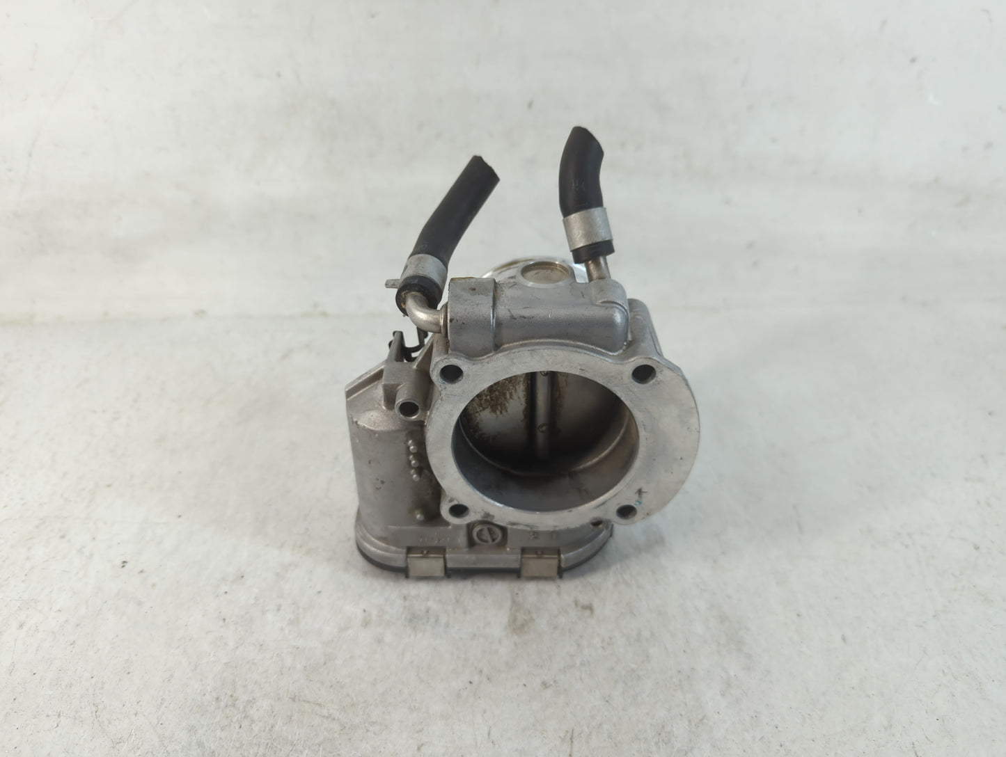 2011-2014 Hyundai Sonata Throttle Body P/N:35100-2G700 Fits Fits 2011 2012 2013 2014 2015 2016 OEM Used Auto Parts - Oemusedautoparts1.com