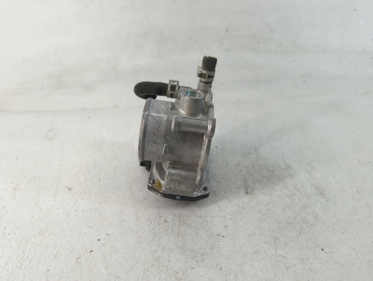 2011-2019 Toyota Corolla Throttle Body P/N:22030-0T080 Fits Fits 2011 2012 2013 2014 2015 2016 2017 2018 2019 OEM Used Auto Parts - Oemusedautoparts1.com