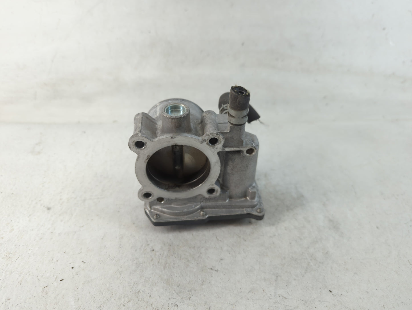 2011-2019 Toyota Corolla Throttle Body P/N:22030-0T080 Fits Fits 2011 2012 2013 2014 2015 2016 2017 2018 2019 OEM Used Auto Parts - Oemusedautoparts1.com