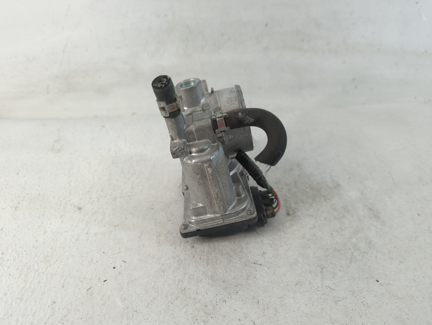 2011-2019 Toyota Corolla Throttle Body P/N:22030-0T080 Fits Fits 2011 2012 2013 2014 2015 2016 2017 2018 2019 OEM Used Auto Parts - Oemusedautoparts1.com