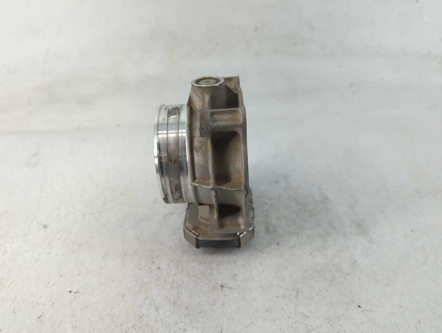 2012-2015 Chevrolet Camaro Throttle Body P/N:12632172BA Fits Fits 2012 2013 2014 2015 2016 2017 2018 2019 2020 2021 2022 OEM Used Auto Parts - Oemusedautoparts1.com