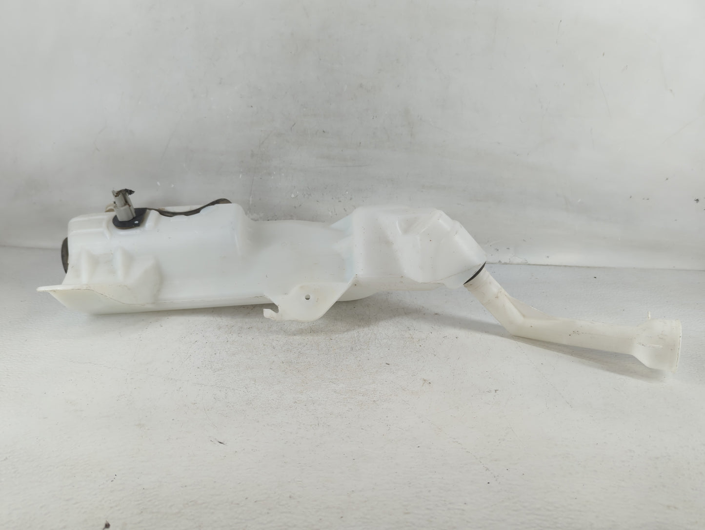 2017-2021 Chrysler Pacifica Windshield Washer Fluid Reservoir Bottle Oem - Oemusedautoparts1.com