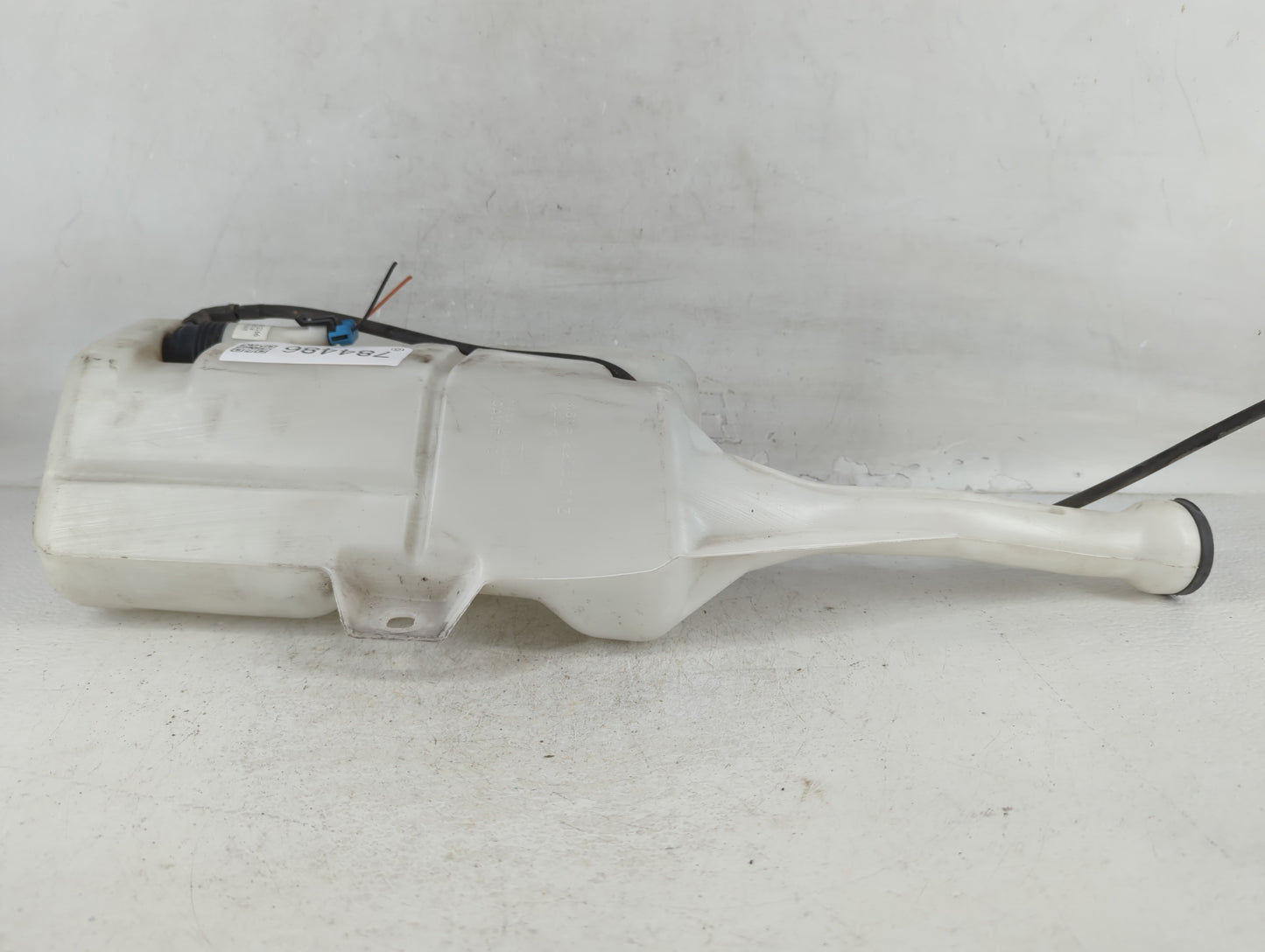 2010-2015 Chevrolet Camaro Windshield Washer Fluid Reservoir Bottle Oem - Oemusedautoparts1.com