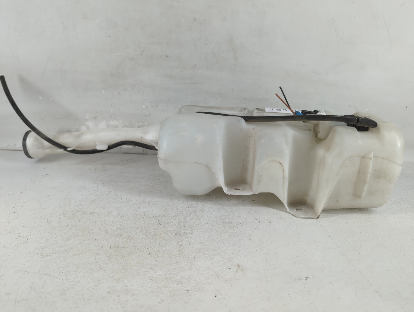 2010-2015 Chevrolet Camaro Windshield Washer Fluid Reservoir Bottle Oem - Oemusedautoparts1.com