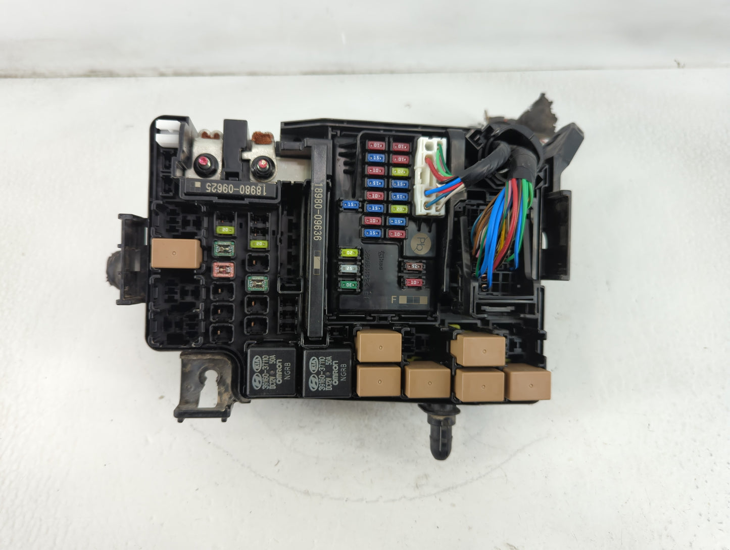 2018-2021 Hyundai Kona Fusebox Fuse Box Panel Relay Module P/N:91956-J9520 Fits Fits 2018 2019 2020 2021 OEM Used Auto Parts - Oemusedautoparts1.com