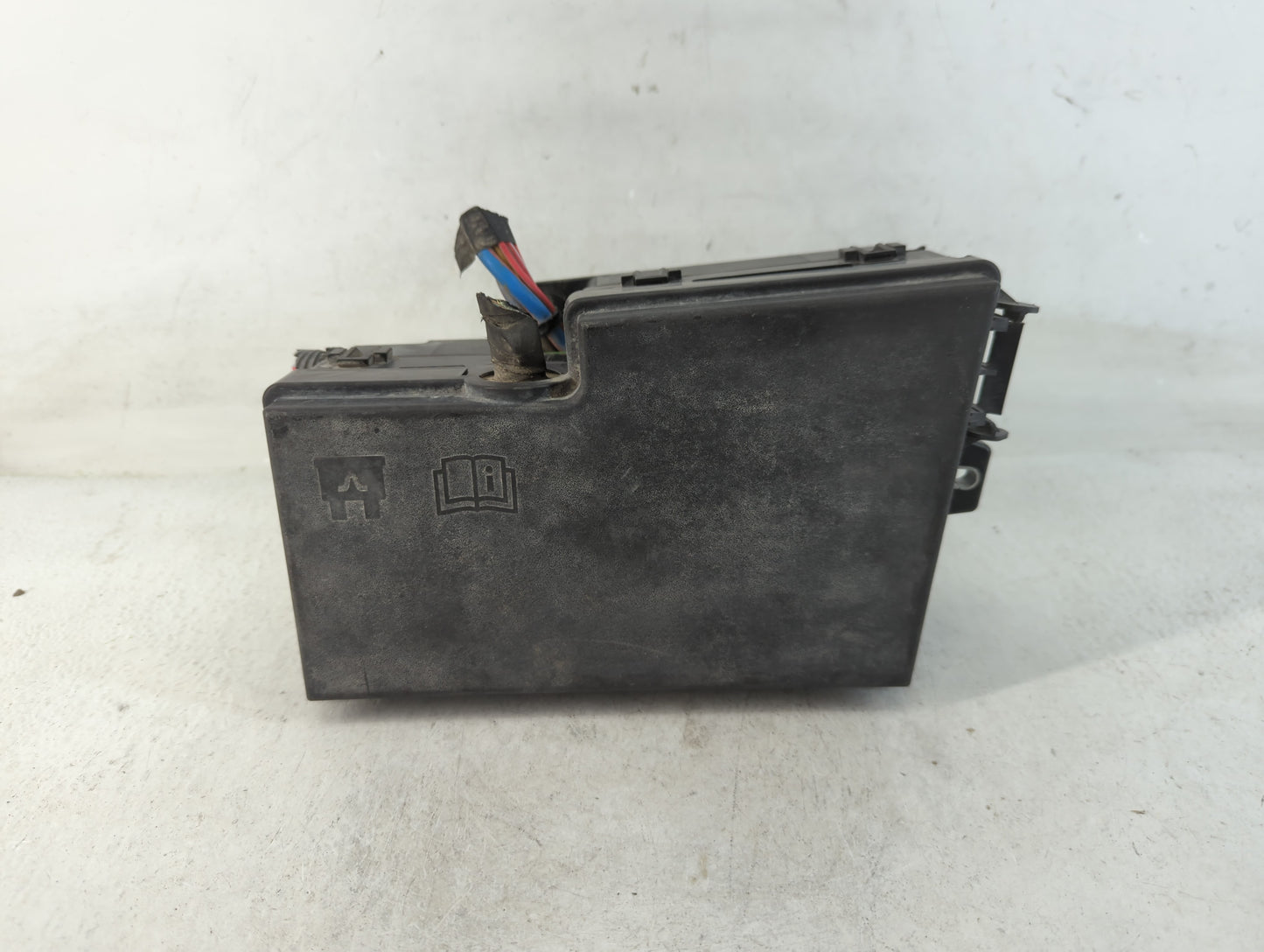 2013-2016 Ford Escape Fusebox Fuse Box Panel Relay Module P/N:AV6T-14A067-AC Fits Fits 2013 2014 2015 2016 OEM Used Auto Parts - Oemusedautoparts1.com