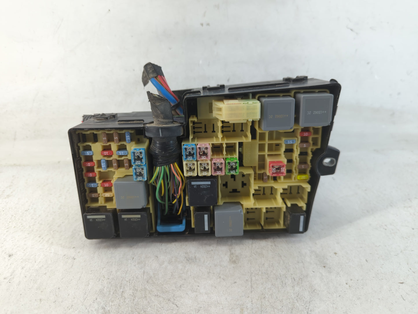 2013-2016 Ford Escape Fusebox Fuse Box Panel Relay Module P/N:AV6T-14A067-AC Fits Fits 2013 2014 2015 2016 OEM Used Auto Parts - Oemusedautoparts1.com
