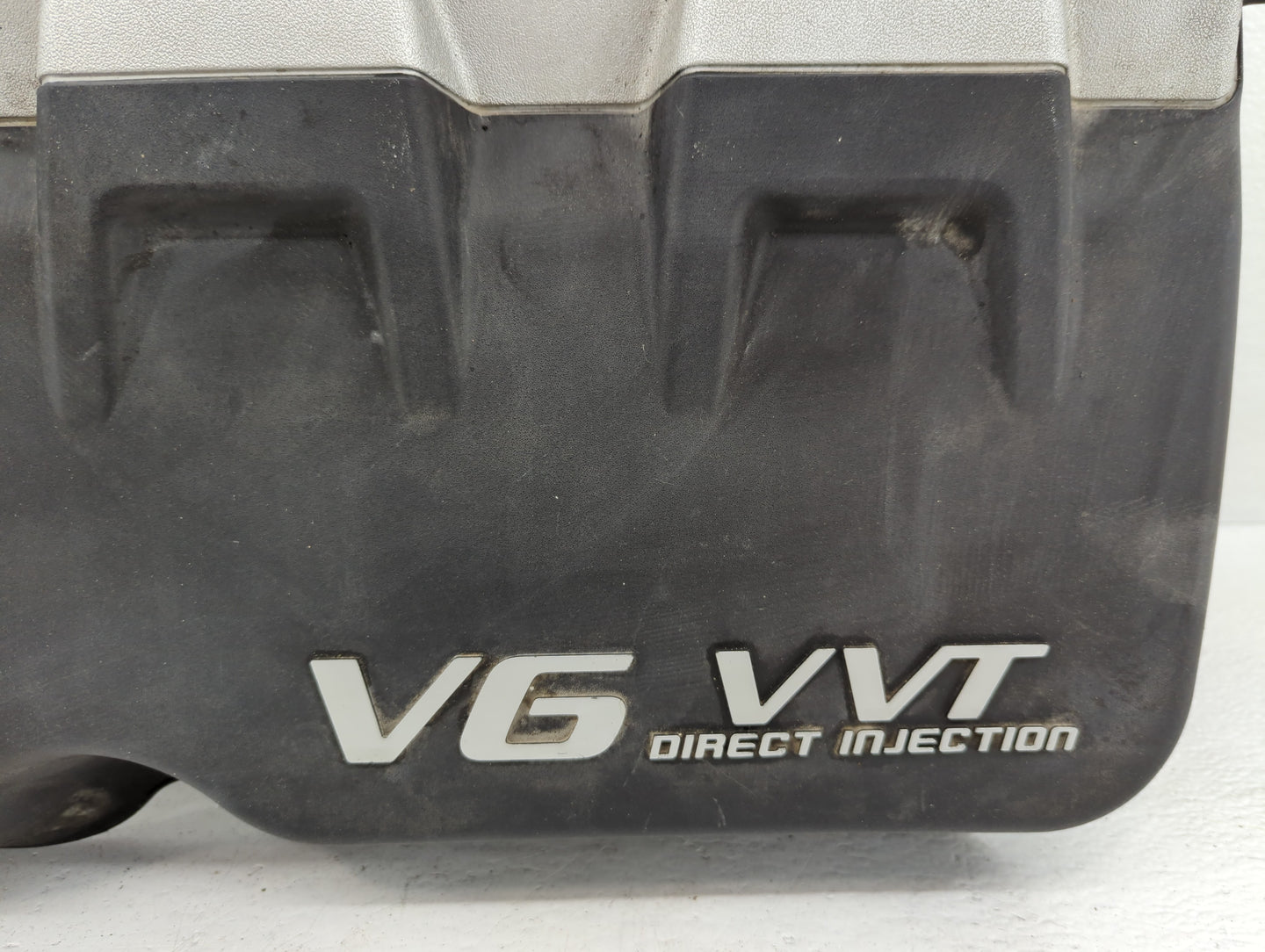 2010 Cadillac Srx Engine Cover - Oemusedautoparts1.com