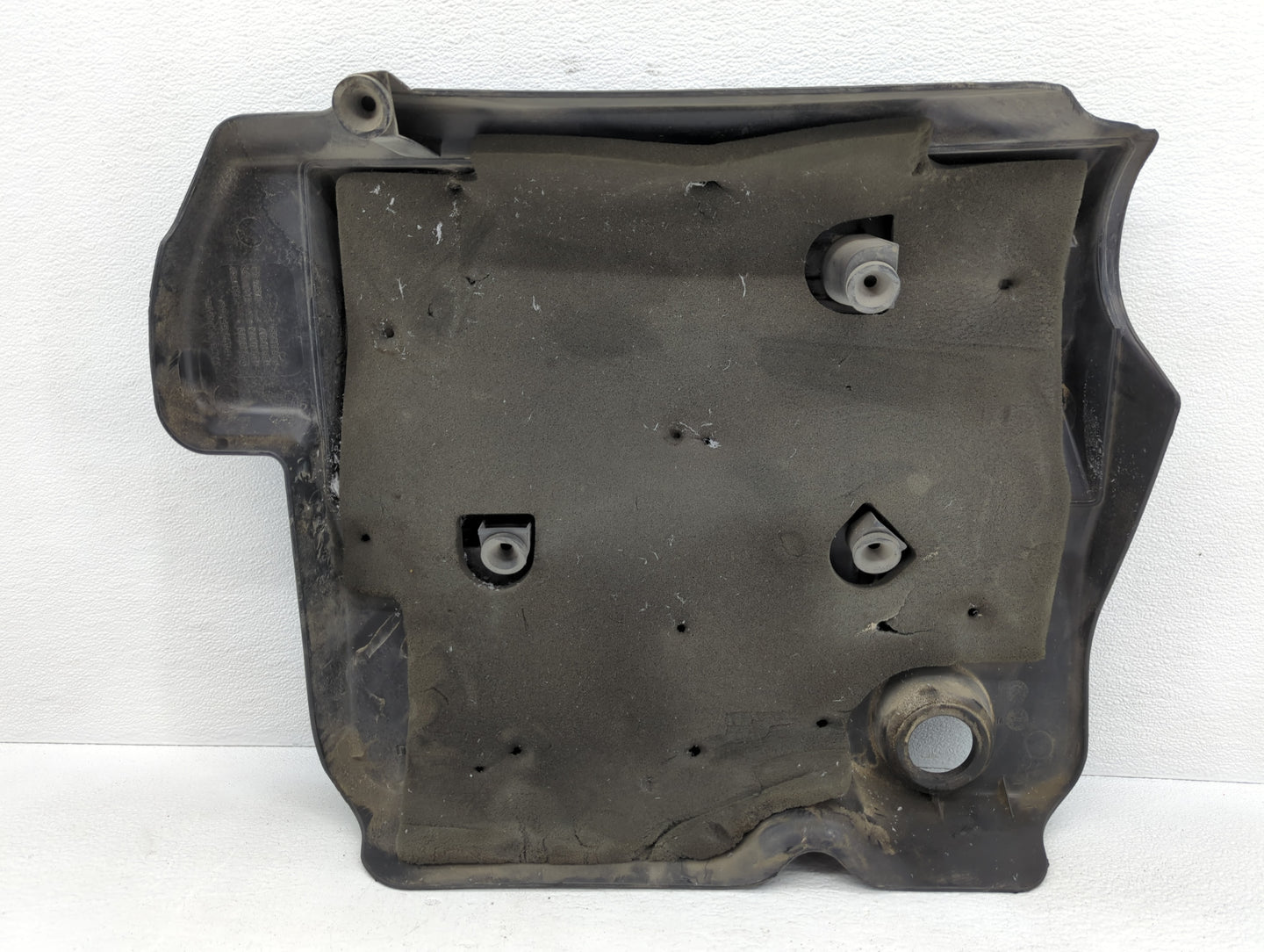 2010 Cadillac Srx Engine Cover - Oemusedautoparts1.com