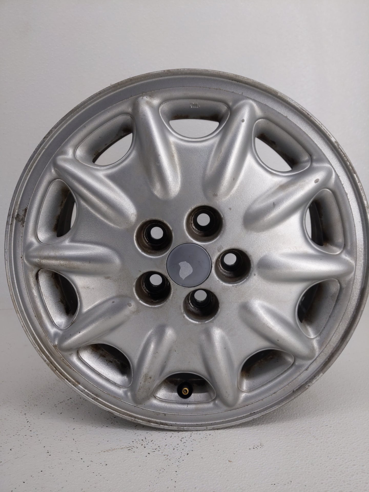 1995-2000 Chrysler Cirrus Oem Wheel Rim Grey - Oemusedautoparts1.com