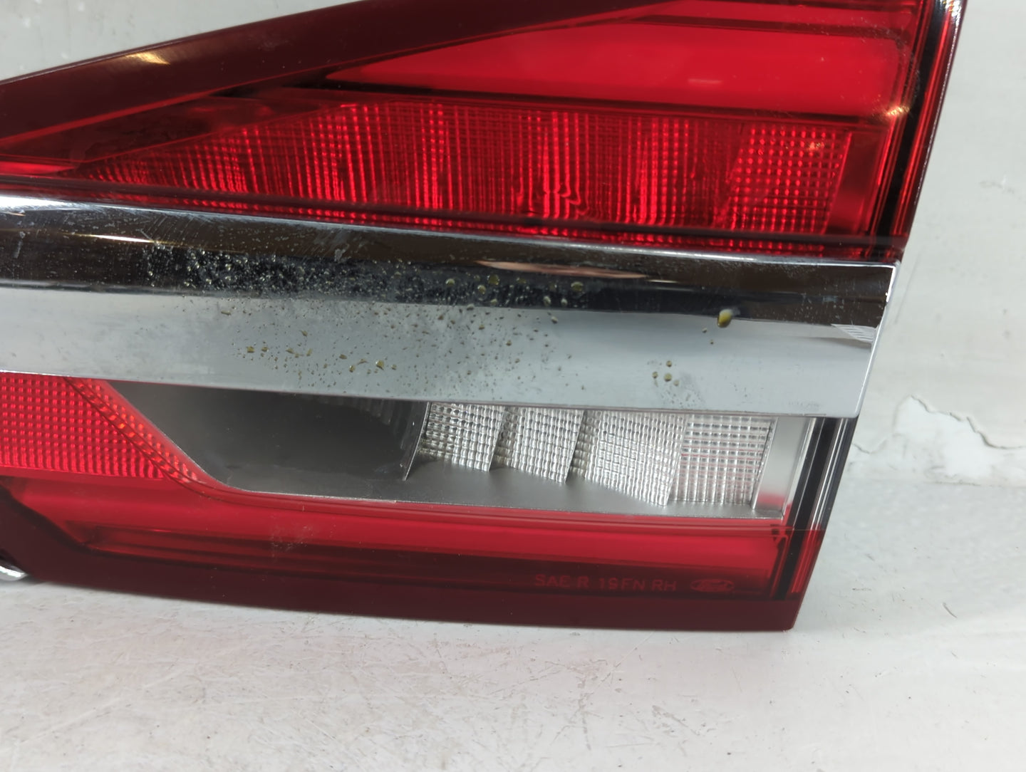 2017-2020 Ford Fusion Tail Light Assembly Passenger Right OEM P/N:F00HTF408408 KS73-13A602-AE Fits Fits 2017 2018 2019 2020 OEM Used Auto Parts - Oemusedautoparts1.com