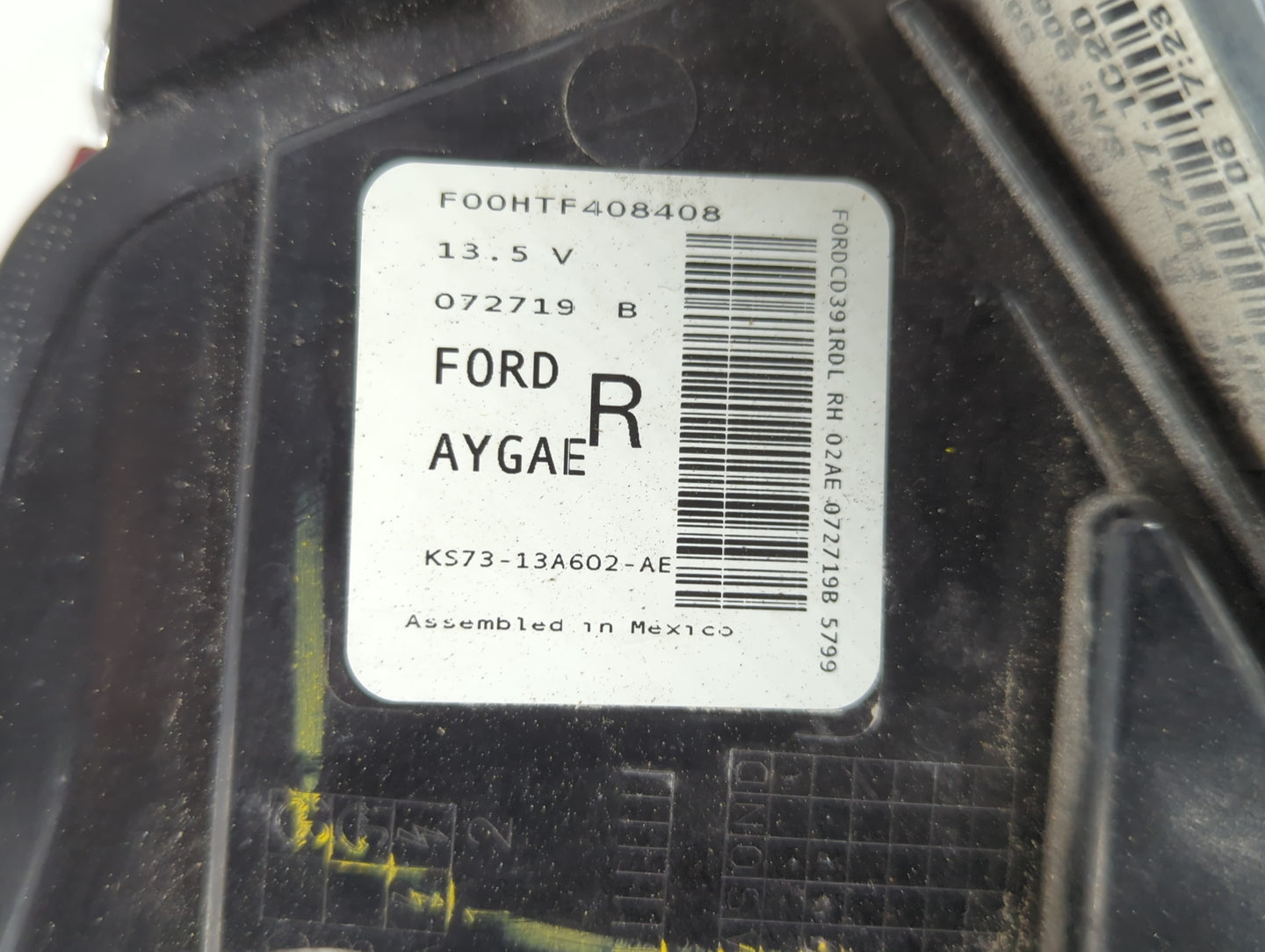 2017-2020 Ford Fusion Tail Light Assembly Passenger Right OEM P/N:F00HTF408408 KS73-13A602-AE Fits Fits 2017 2018 2019 2020 OEM Used Auto Parts - Oemusedautoparts1.com