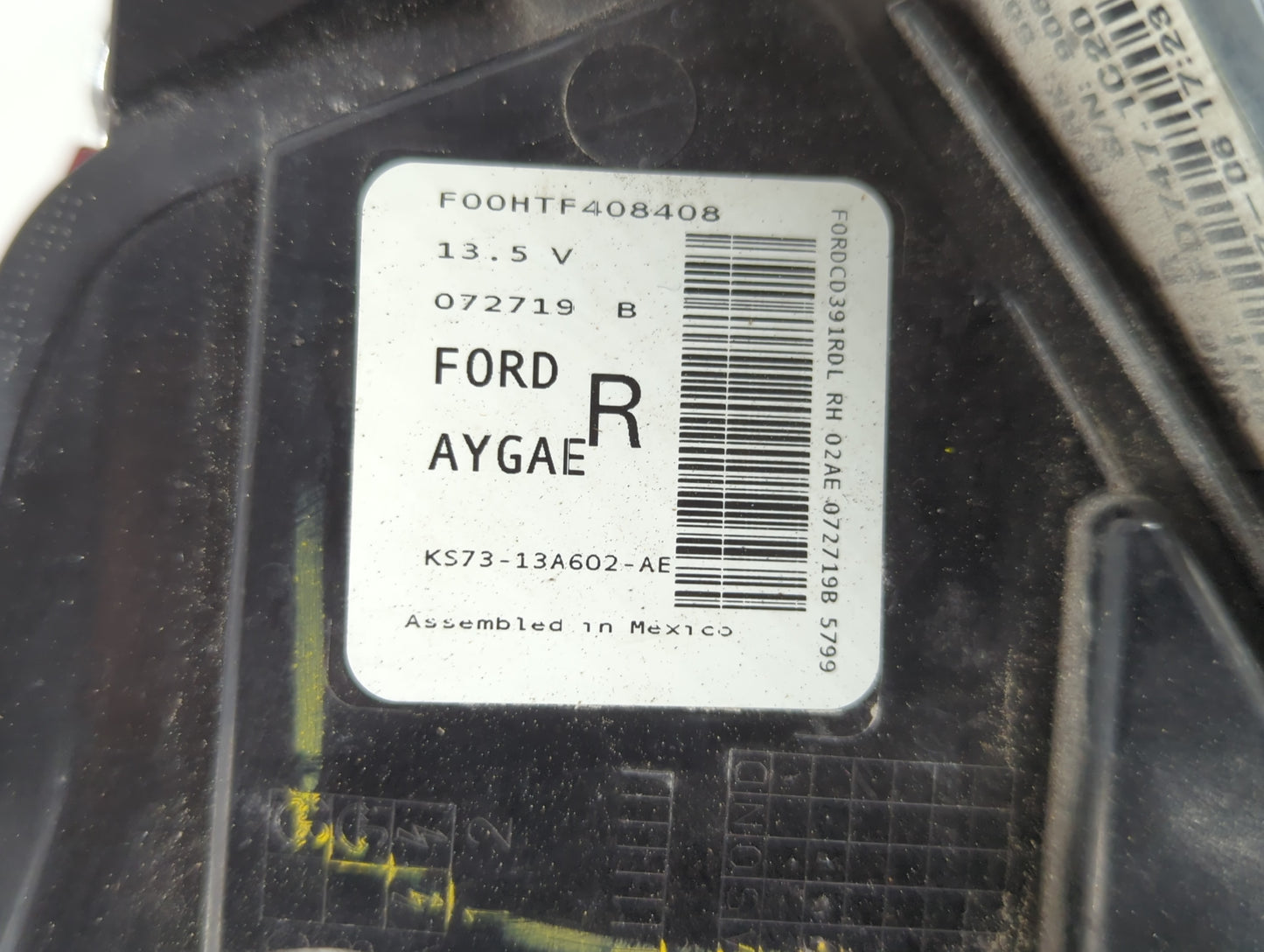 2017-2020 Ford Fusion Tail Light Assembly Passenger Right OEM P/N:F00HTF408408 KS73-13A602-AE Fits Fits 2017 2018 2019 2020 OEM Used Auto Parts - Oemusedautoparts1.com