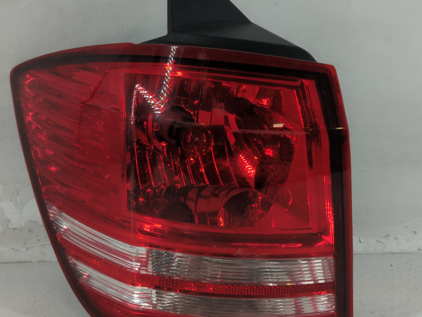2018 Dodge Journey Tail Light Assembly Driver Left OEM P/N:5031045559 05116291AH Fits OEM Used Auto Parts - Oemusedautoparts1.com