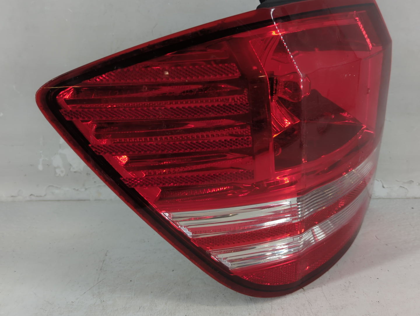 2018 Dodge Journey Tail Light Assembly Driver Left OEM P/N:5031045559 05116291AH Fits OEM Used Auto Parts - Oemusedautoparts1.com