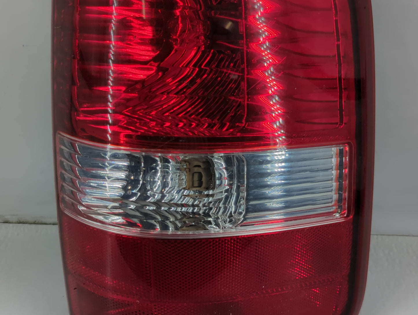 2004-2008 Ford F-150 Tail Light Assembly Passenger Right OEM P/N:BL04AA06631 Fits Fits 2004 2005 2006 2007 2008 OEM Used Auto Parts - Oemusedautoparts1.com