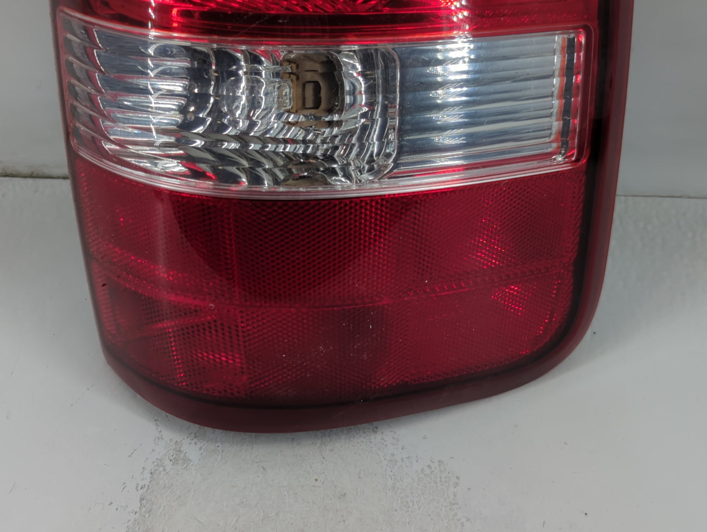 2004-2008 Ford F-150 Tail Light Assembly Passenger Right OEM P/N:BL04AA06631 Fits Fits 2004 2005 2006 2007 2008 OEM Used Auto Parts - Oemusedautoparts1.com