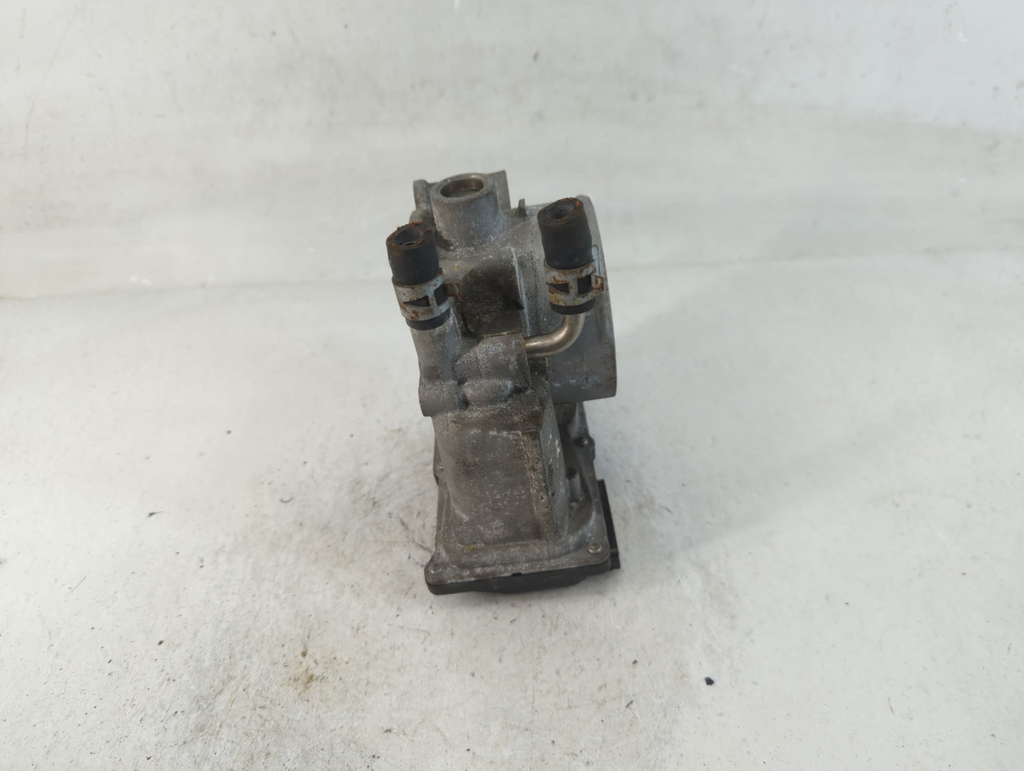 2008-2016 Toyota Highlander Throttle Body P/N:22030-31030 Fits OEM Used Auto Parts - Oemusedautoparts1.com